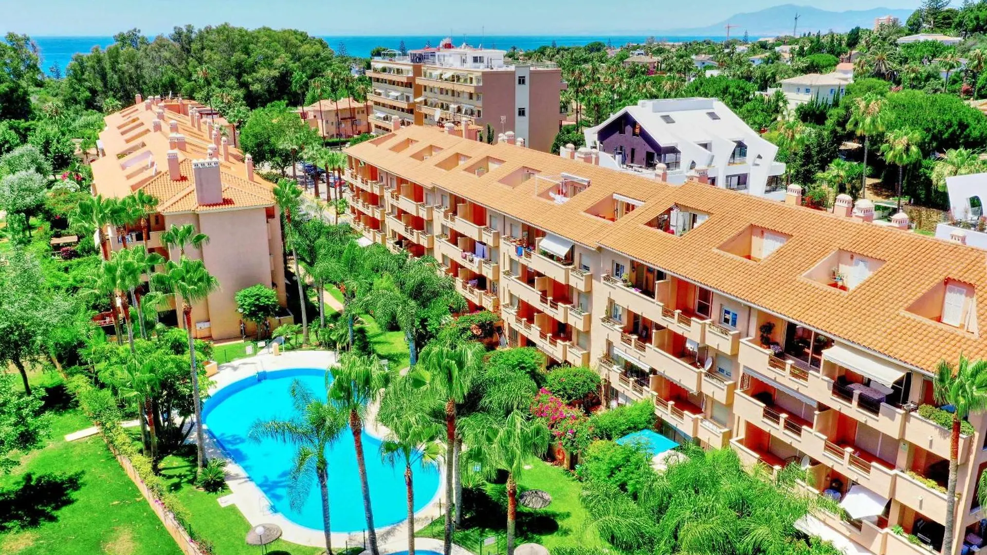 1039 Beach Front 2 Line Penthouse Marbella