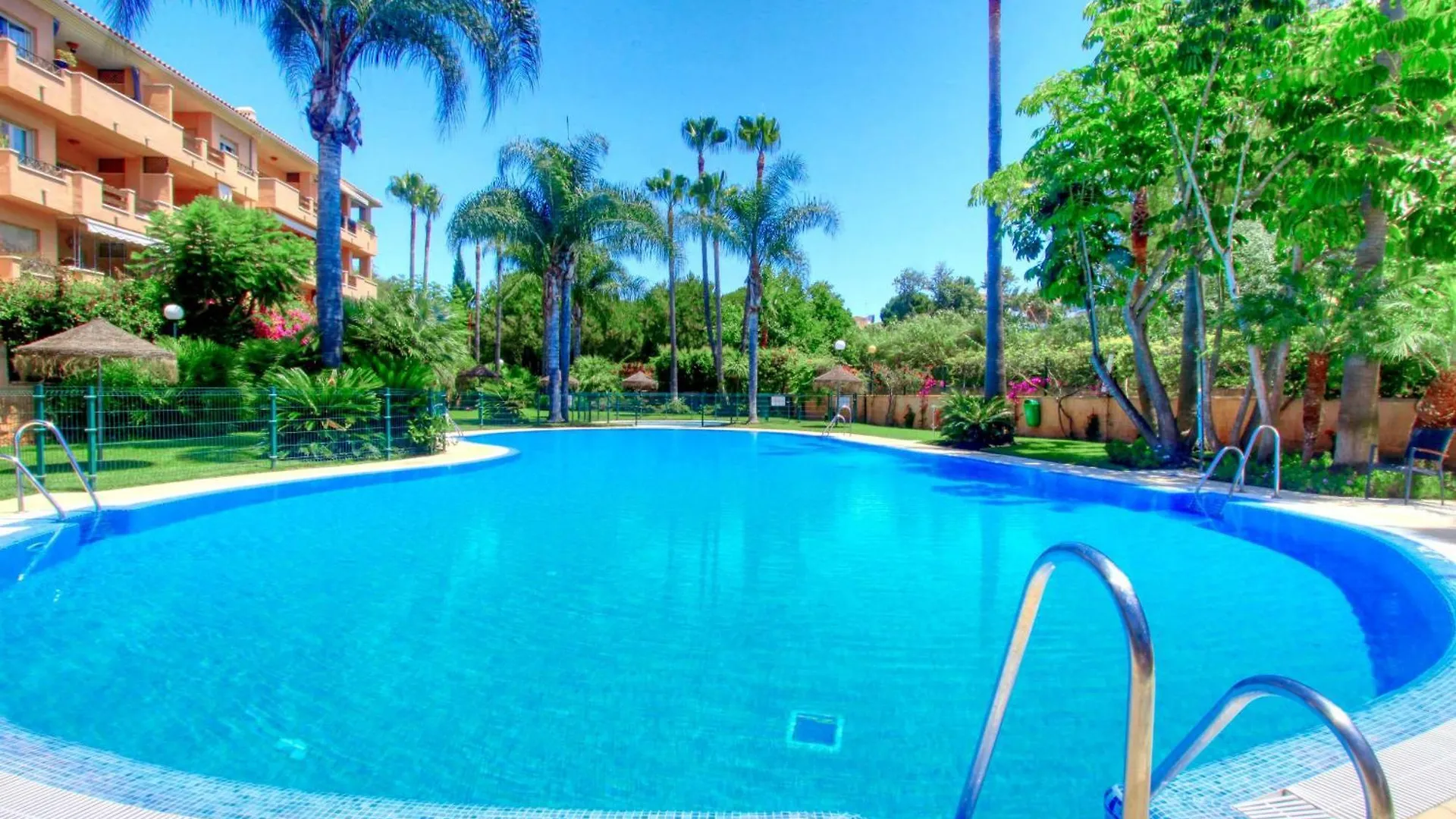 Apartment 1039 Beach Front 2 Line Penthouse Marbella